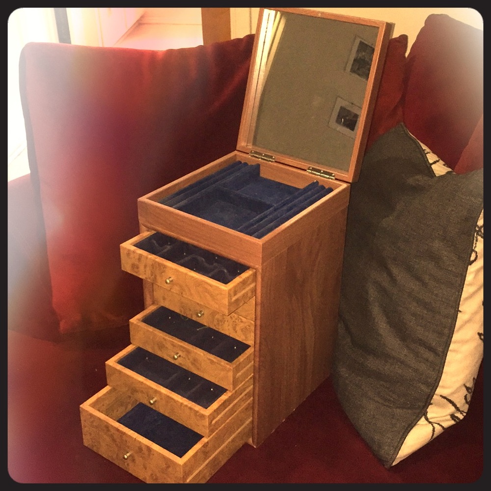 Large jewelry box